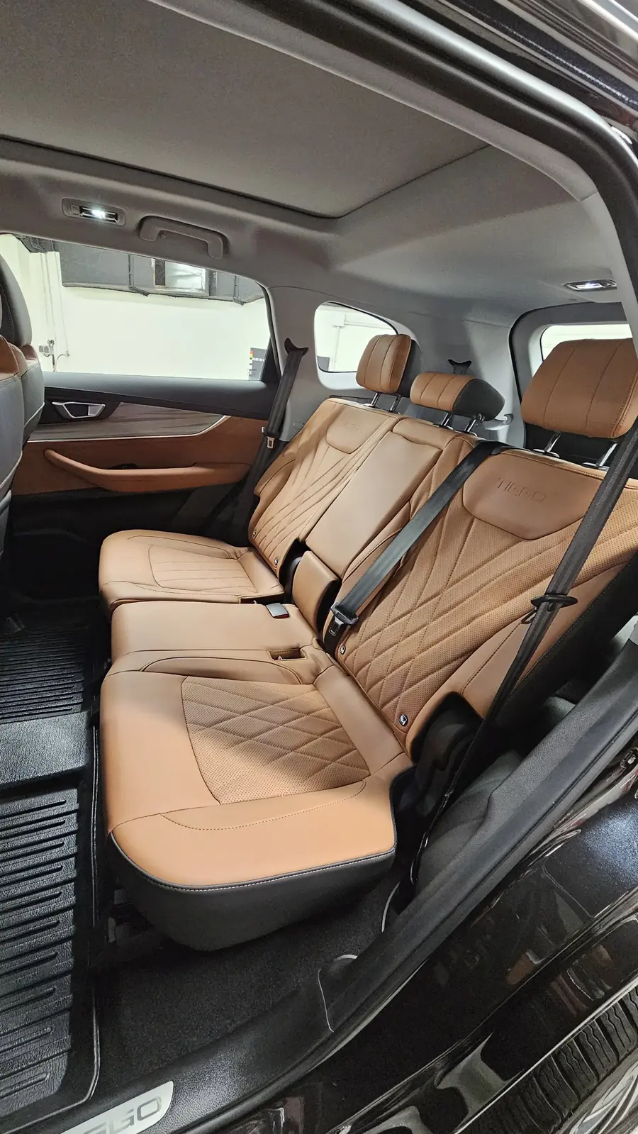 دیتیلینگ صندلی چرم